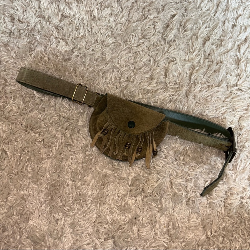 Vintage Accessories by Pearl Leather Belt w/ Bag